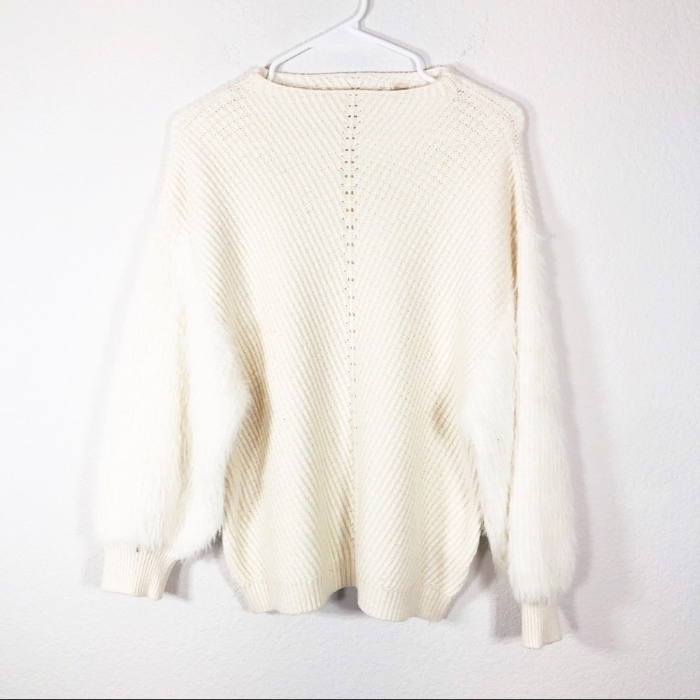 🔥Anthro Knitted & Knotted ivory soft eyelash sleeves sweater - Picture 4 of 12